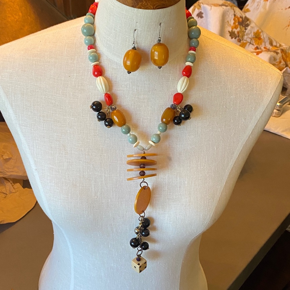 Vintage Bakelite Necklace and Earrings